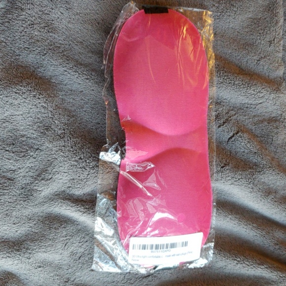 3 for $5.00 - 3D Sleep Eye Mask w/Earplugs - Picture 2 of 8